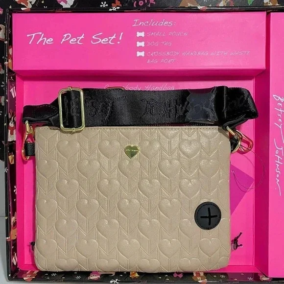 Betsey Johnson The Pet Set Crossbody Bag, Dog Collar Tag & Keychain Pouch - Picture 2 of 7